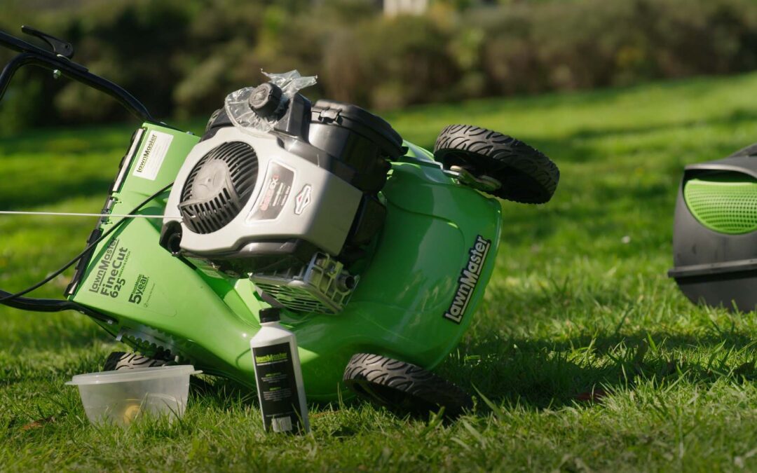 HOW TO: Change the oil in your LawnMaster Rotary Mower