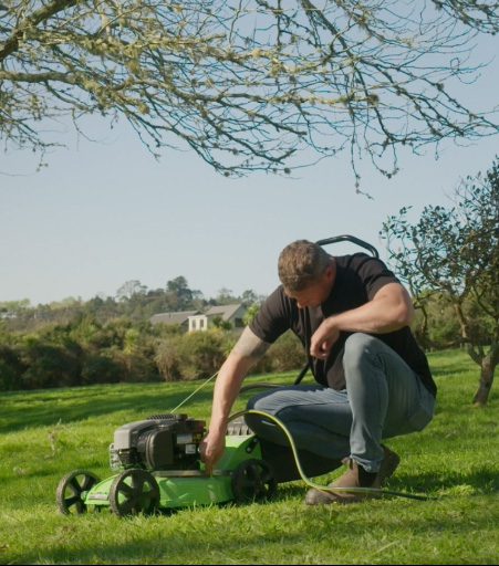 HOW TO: Clean your LawnMaster Alloy or Steel Mower